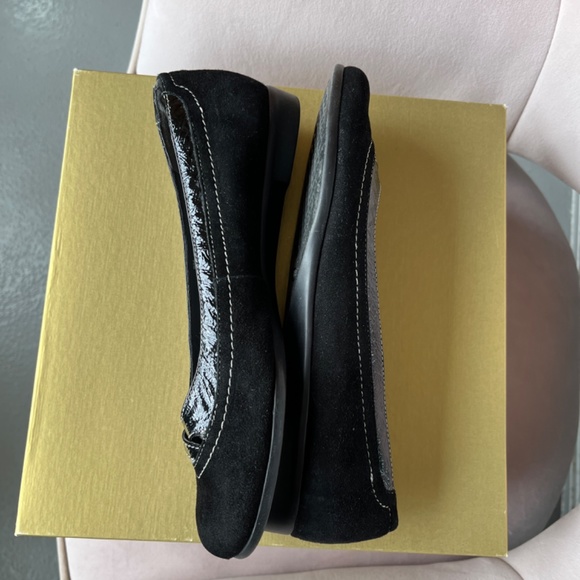 Aeorosoles 9M soft black flats, in suede with patent leather accents. - Picture 2 of 12